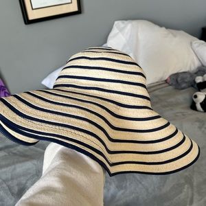 Fashionable sunhat.